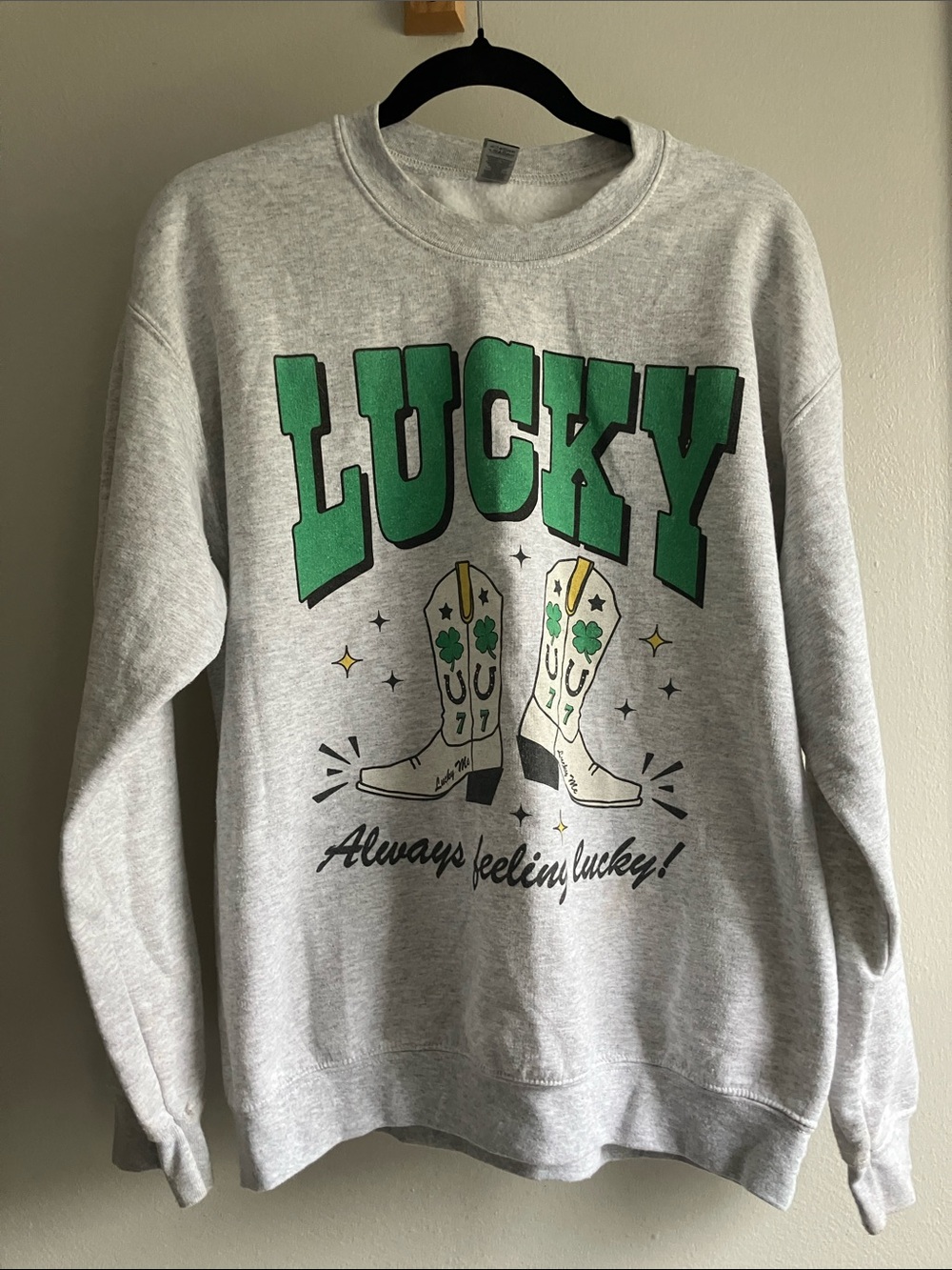 Lucky Graphic Crewneck Sweatshirt - Gray/Green Shamrock Medium